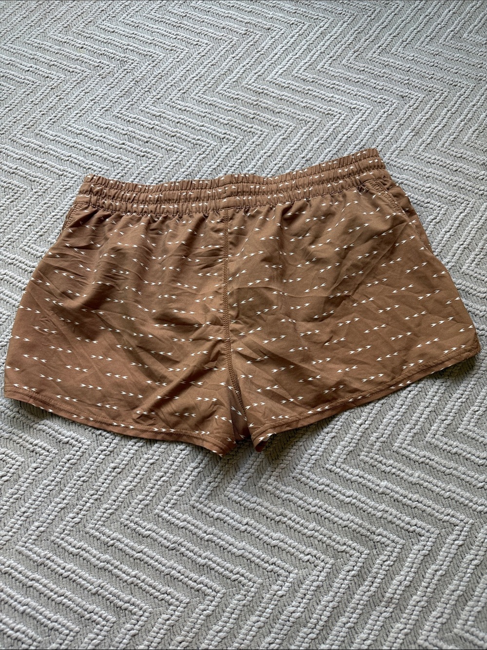 Vuori Women's Brown Athletic Shorts with White Drawstring - Picture 2 of 3